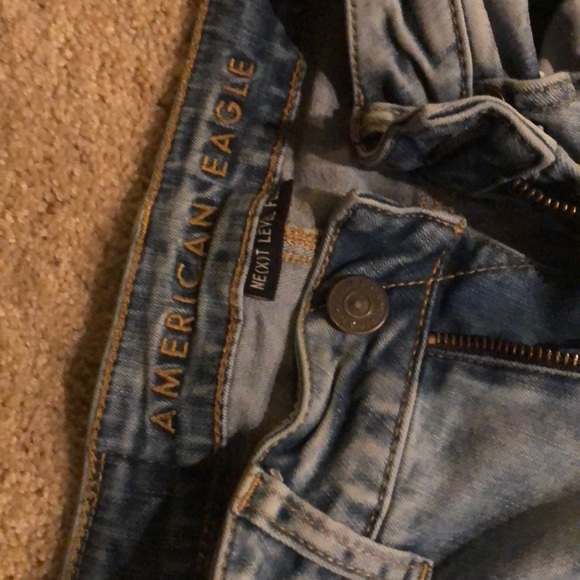American Eagle light stone washed jeans - Picture 2 of 4